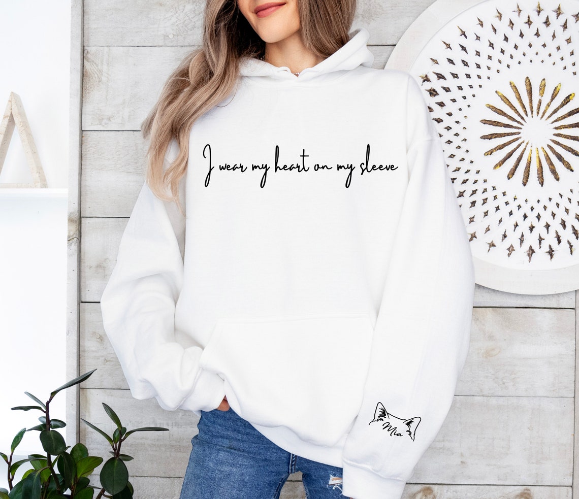 Sudadera con capucha personalizada con orejas de mascota bordadas "Llevo mi corazón en la manga", regalo para amantes de los perros