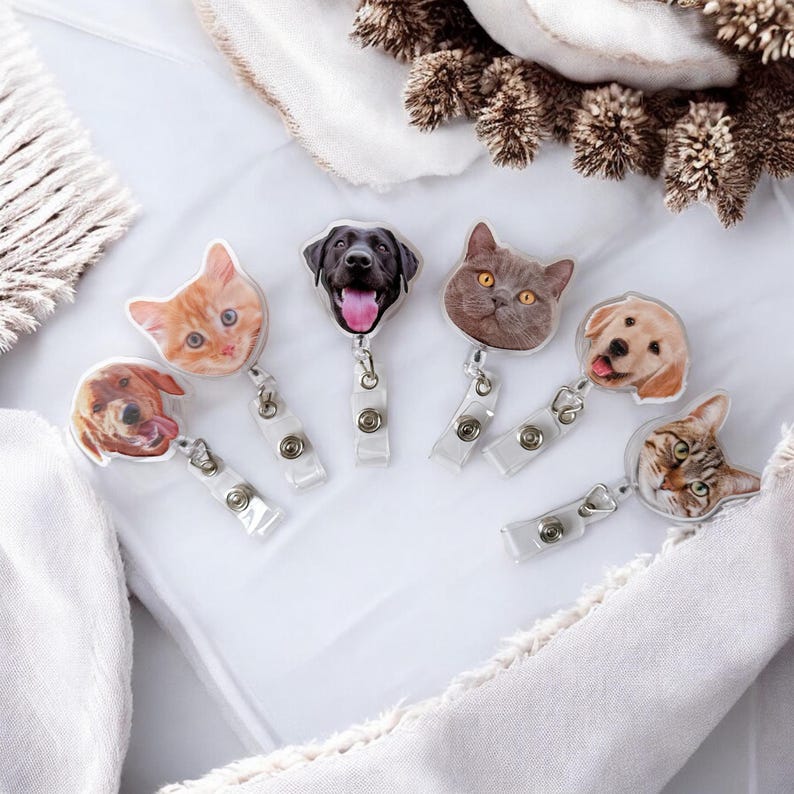 Personalized Pet Face Badge Reel – Custom Dog or Cat Photo ID Holder for Nurses, Teachers & Students