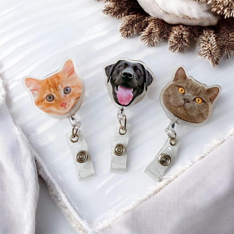 Personalized Pet Face Badge Reel – Custom Dog or Cat Photo ID Holder for Nurses, Teachers & Students