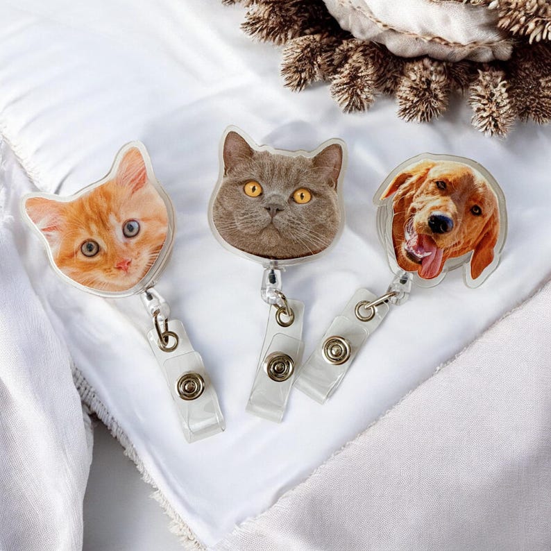 Personalized Pet Face Badge Reel – Custom Dog or Cat Photo ID Holder for Nurses, Teachers & Students