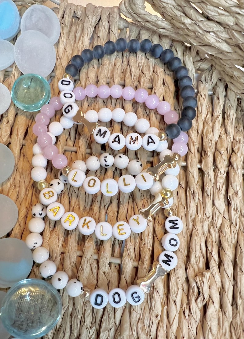 Personalized Pet Name Bracelet – Beaded Dog Name Bracelet, Custom Memorial Gift for Dog Moms