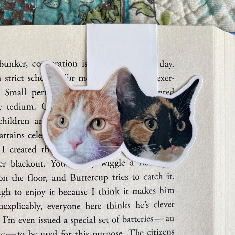 Custom Pet Portrait Magnetic Bookmark – Personalized Back To School Gift for Dog & Cat Lovers