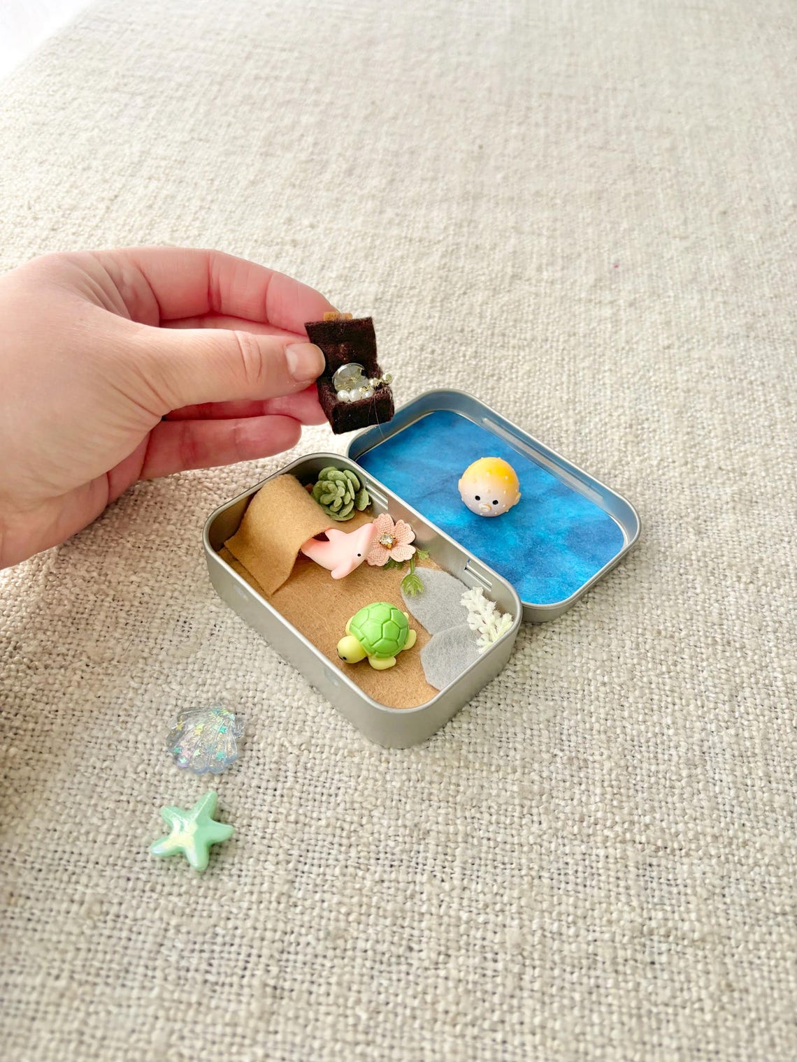 Pocket Ocean Playset in a Tin – Mini Sea Creature Travel Toy & Christmas Gift for Kids Animal Lover