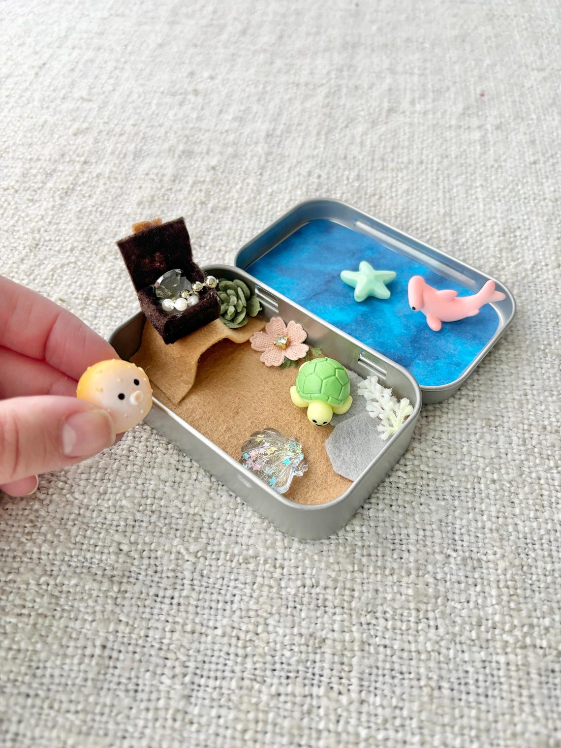 Pocket Ocean Playset in a Tin – Mini Sea Creature Travel Toy & Christmas Gift for Kids Animal Lover