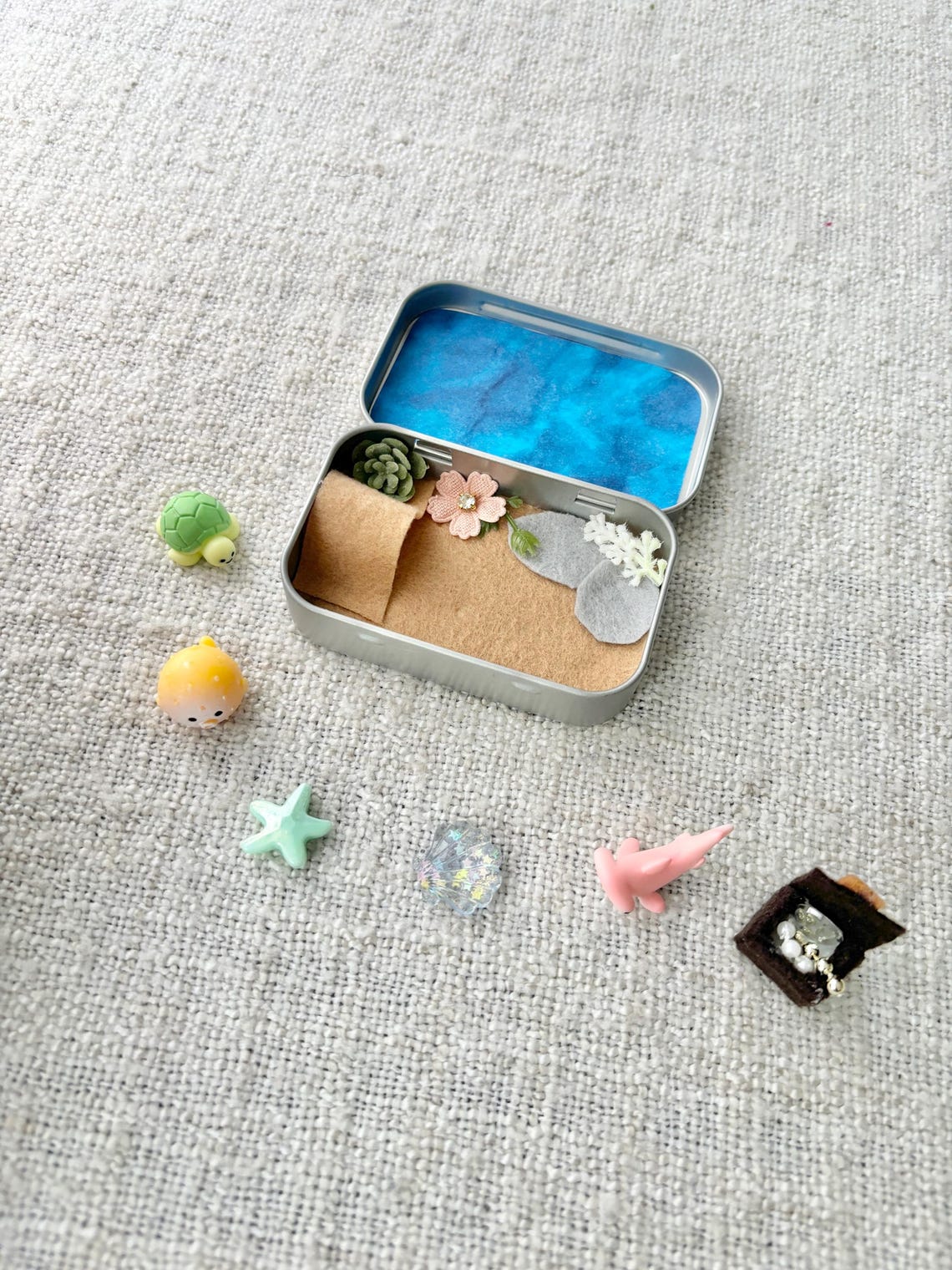 Pocket Ocean Playset in a Tin – Mini Sea Creature Travel Toy & Christmas Gift for Kids Animal Lover