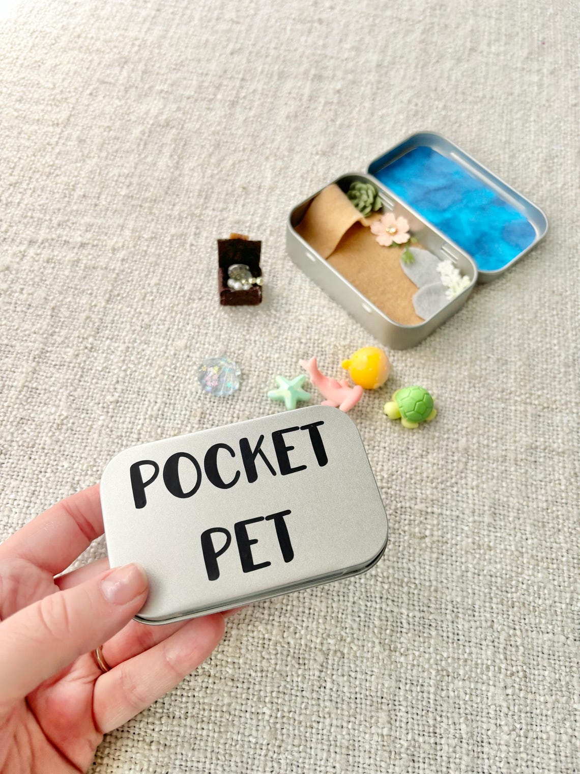 Pocket Ocean Playset in a Tin – Mini Sea Creature Travel Toy & Christmas Gift for Kids Animal Lover