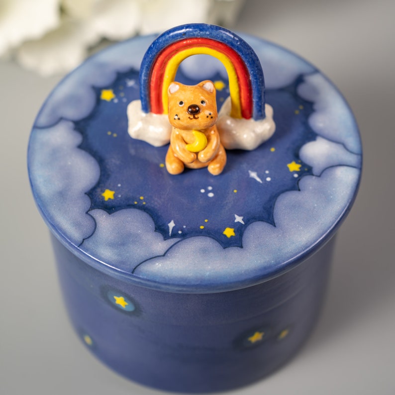 Custom Pet Memorial Urn – Handmade Ceramic Dog/Cat Urn for Ashes with Pet figurine and Name Pet Keepsake Gift