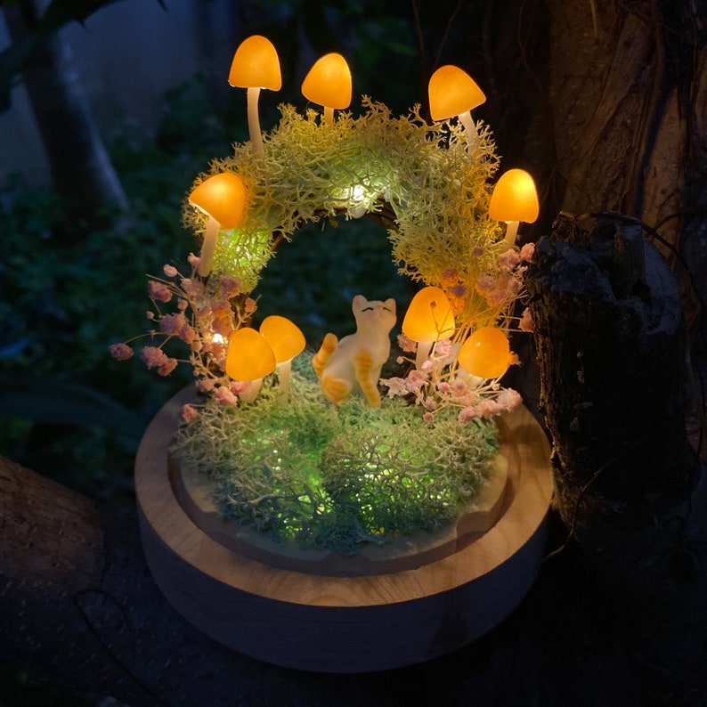 Custom Pet Figurine Mushroom Wreath Night Light Birthday Christmas Gift For Pet Lovers