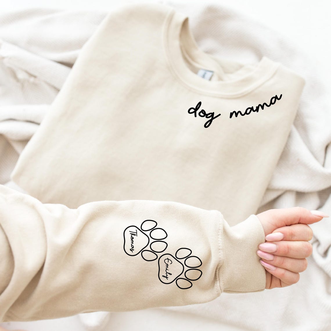 Personalisiertes Hundemama-Sweatshirt mit Kosenamen am Ärmel
