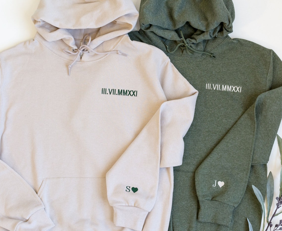 Sudadera con capucha a juego con números romanos bordados personalizados, regalos para parejas del Día de San Valentín