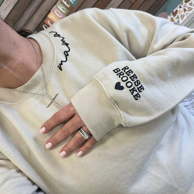 Sudadera de vinilo con escote abullonado para mamá personalizada con los nombres de los niños en la manga, regalo para el Día de la Madre