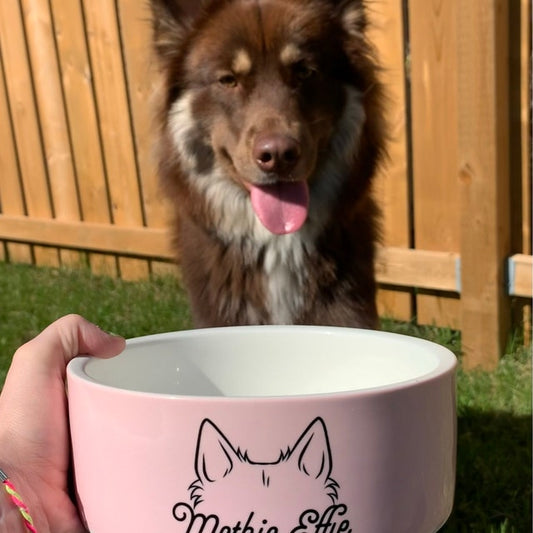 Personalisierter Hundenapf aus Keramik mit Hundeohr und Namen als Geschenk für Tierliebhaber