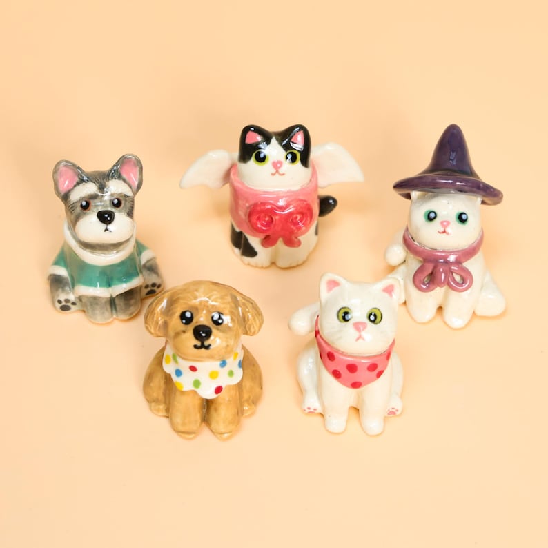Custom Pet Memorial Urn – Handmade Ceramic Dog/Cat Urn for Ashes with Pet figurine and Name Pet Loss Gift