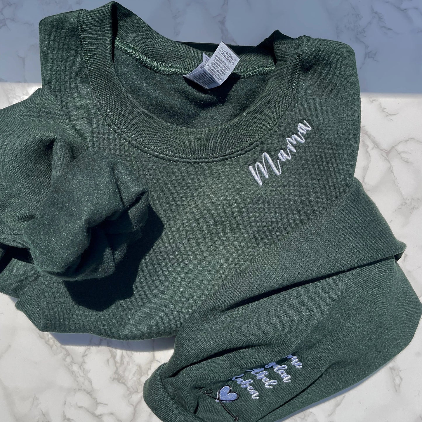 Personalisiertes besticktes Mimi-Sweatshirt mit individuellem Namen auf dem Ärmel, Muttertagsgeschenk