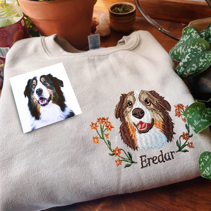 Embroidered Pet Portrait Sweatshirt with Pet Face and Wreath Christmas Gift for Pet Lovers