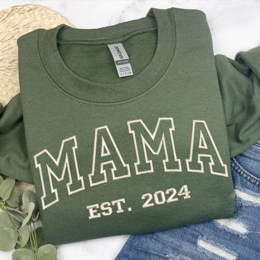 Personalisiertes besticktes Mama EST Year Sweatshirt Muttertagsgeschenk für Mama