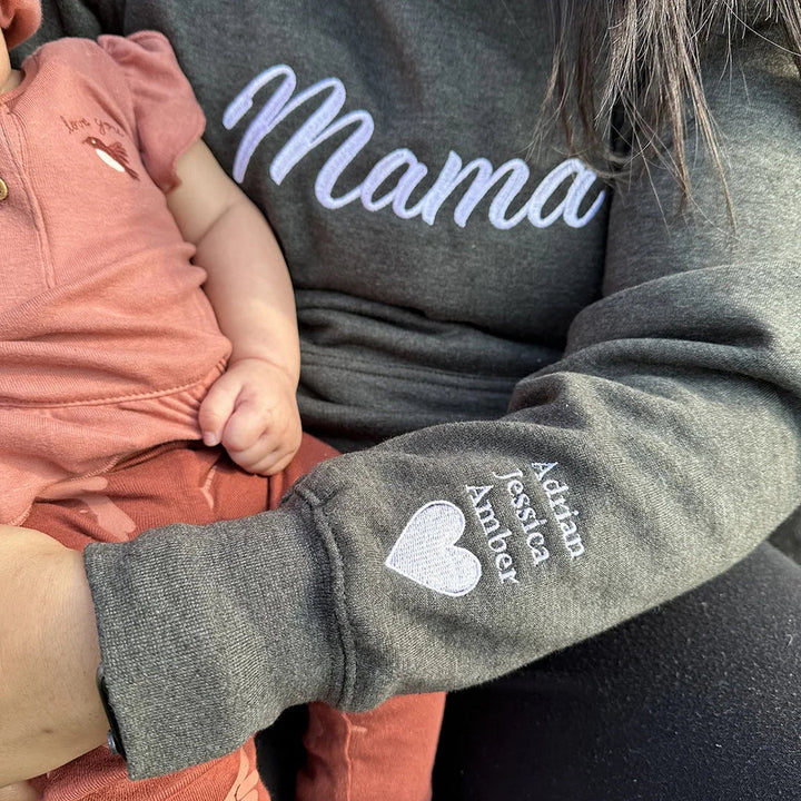 Besticktes Mama-Sweatshirt mit Kindernamen auf dem Ärmel, Geschenk für Mama, Muttertag, Geburtstagsgeschenke