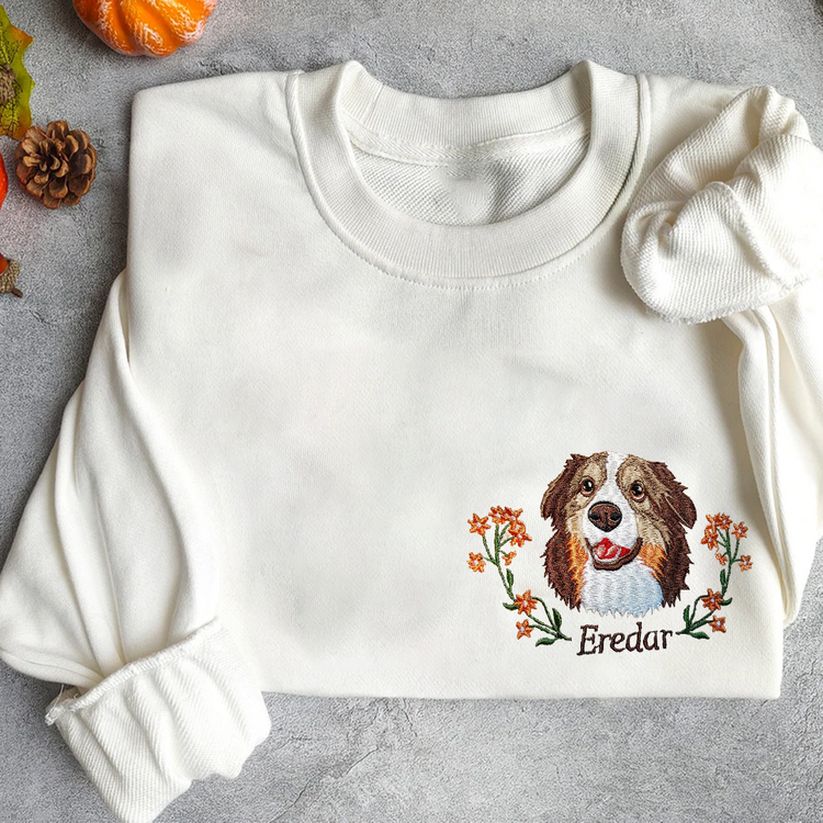 Embroidered Pet Portrait Sweatshirt with Pet Face and Wreath Christmas Gift for Pet Lovers