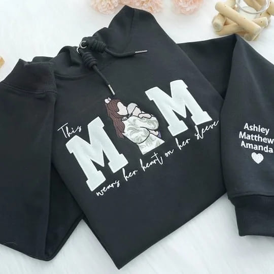 Besticktes MAMA-Sweatshirt mit Rundhalsausschnitt und Kindernamen auf dem Ärmel, Muttertagsgeschenk für Mama