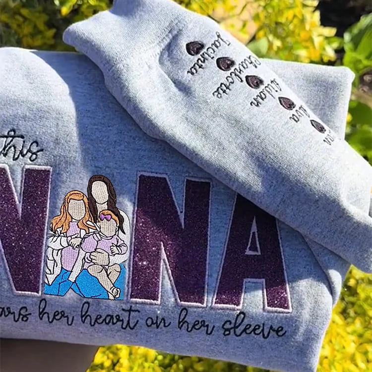 Besticktes MAMA-Sweatshirt mit Rundhalsausschnitt und Kindernamen auf dem Ärmel, Muttertagsgeschenk für Mama