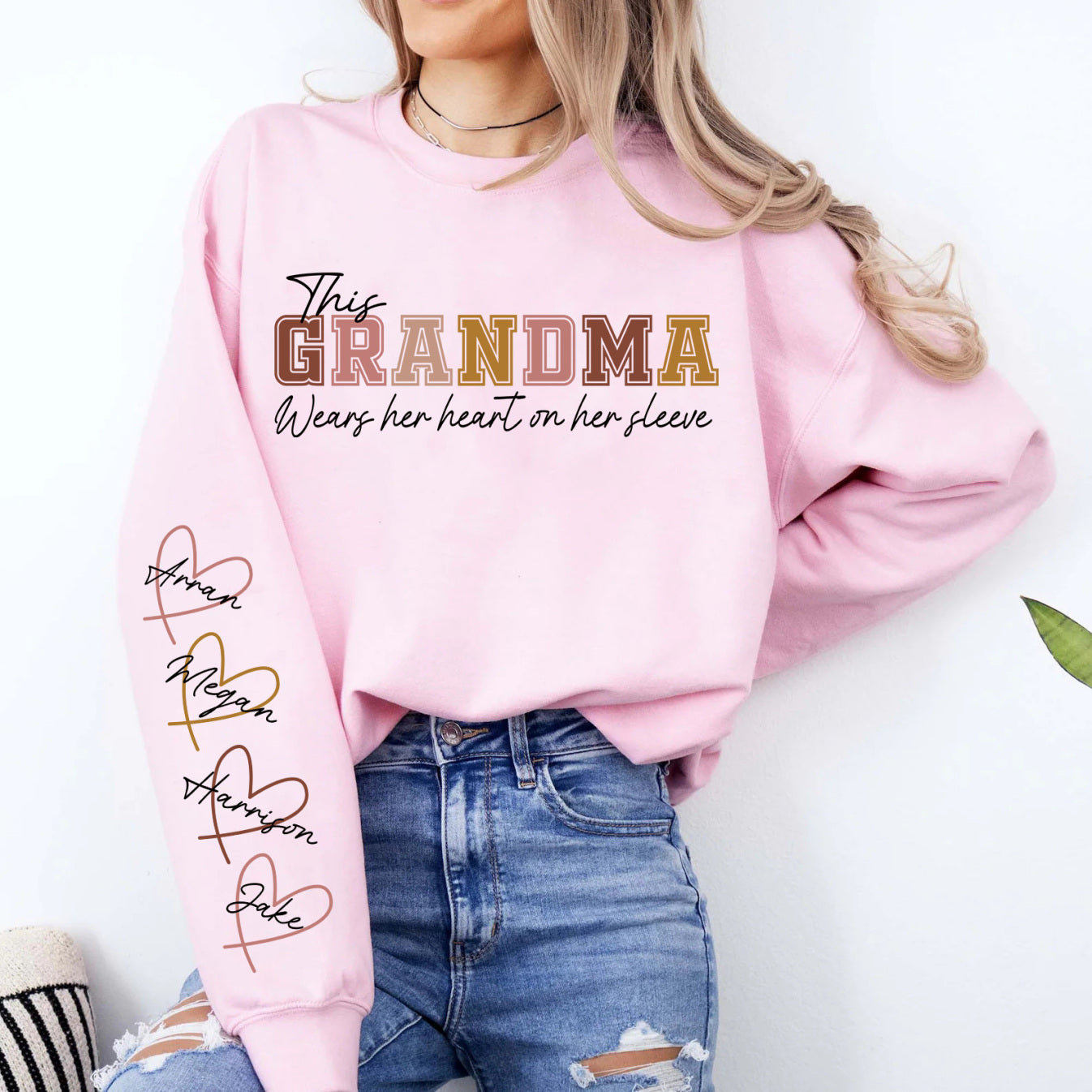 Personalisiertes Sweatshirt „Diese Mama trägt ihr Herz auf der Zunge“ mit individuellen Namen, warmes Geschenk für die liebe Mama