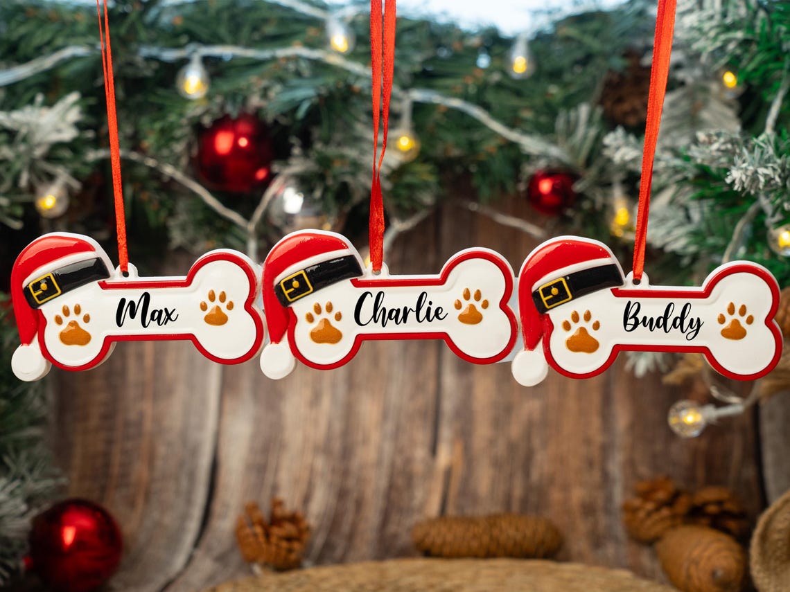 Personalized Dog Paw & Bone Ornament 2025 – Custom Resin Christmas Tree Decoration, New Puppy Gift, Pet Keepsake for Dog Owners