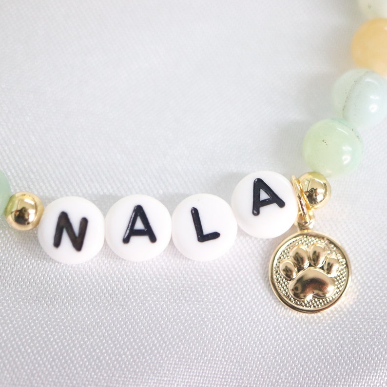Personalized Pet Name Bracelet – Cat/Dog Name Beaded Bracelet with Paw Charms Gift for Dog Moms Pet Keepsake Gift