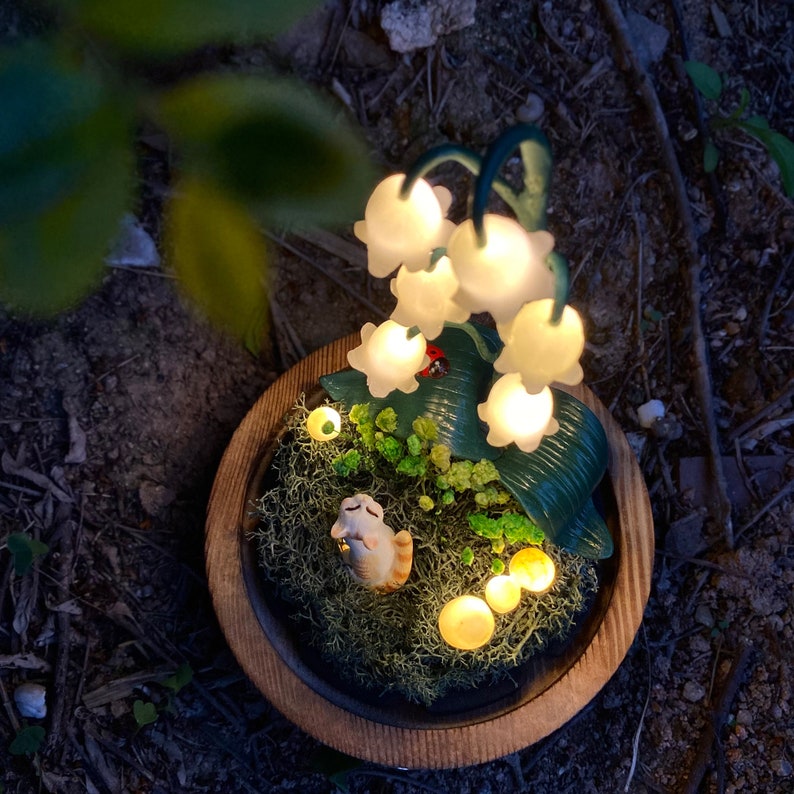 Handmade Lily of the Valley Mushroom Lamp Custom Pet Figurines Cat and Lilies Birth Flower Light Birthday Christmas Gift for Pet Lovers