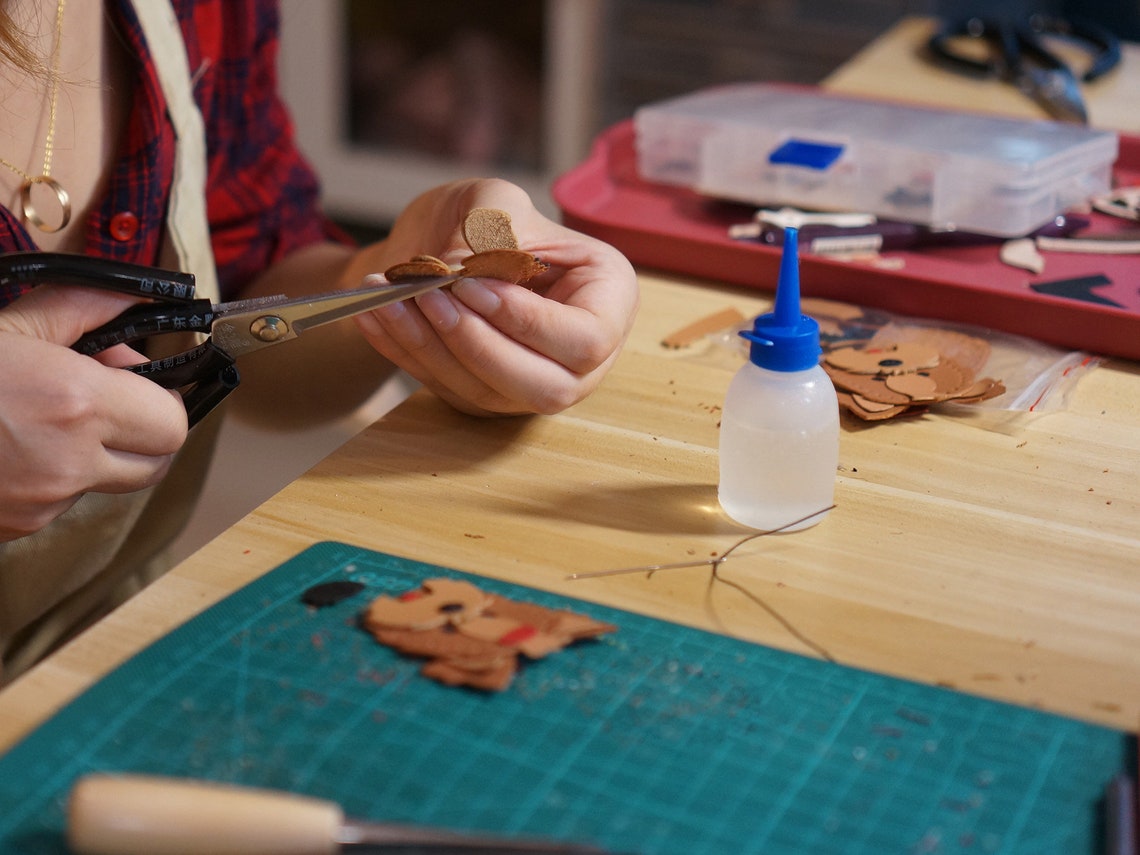 Personalisiertes Gedenkschild für Haustierhalsband mit Haustierohr und Namen, Geschenk für Tierliebhaber