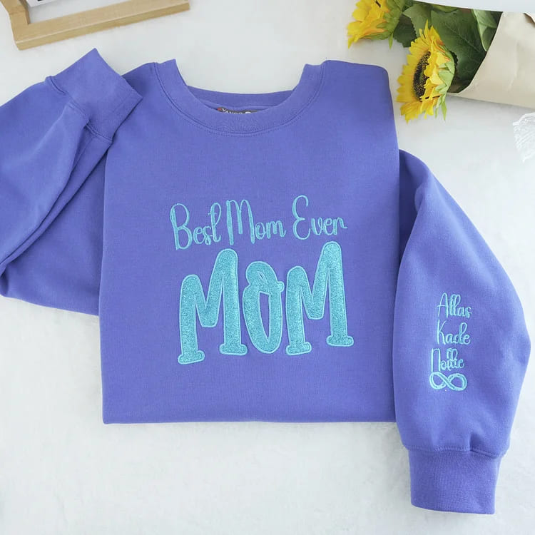 Besticktes MAMA-Sweatshirt mit Rundhalsausschnitt und Kindernamen auf dem Ärmel, Muttertagsgeschenk für Mama