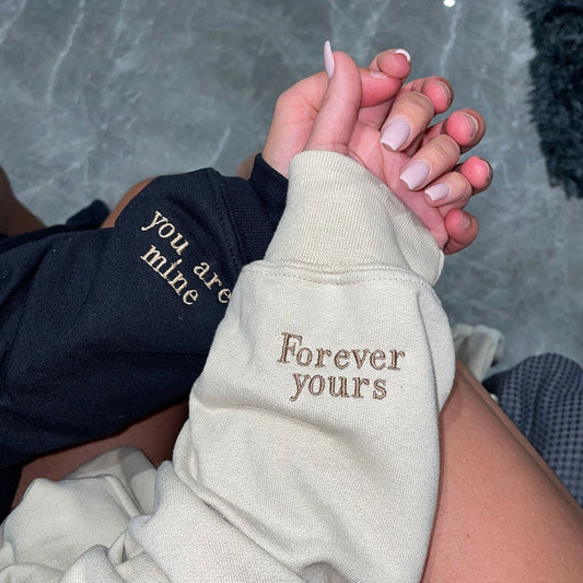 Personalisierter bestickter Hoodie „Für immer deins, du bist mein“, passendes Sweatshirt mit römischen Ziffern, Paargeschenke