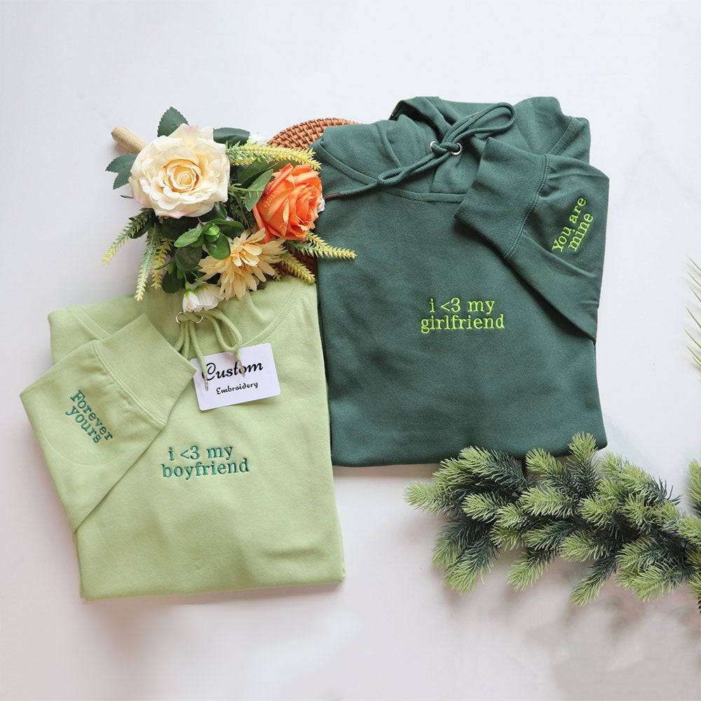 Benutzerdefinierter Hoodie für Paare mit Stickerei „I Love My Girlfriend Boyfriend“, passender Hoodie, Geschenkideen zum Jahrestag, Valentinstagsgeschenke für Paare