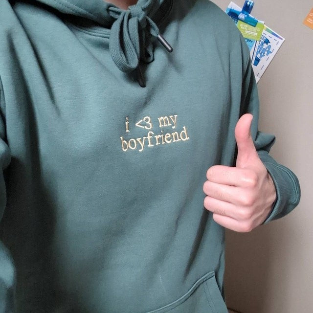 Benutzerdefinierter Hoodie für Paare mit Stickerei „I Love My Girlfriend Boyfriend“, passender Hoodie, Geschenkideen zum Jahrestag, Valentinstagsgeschenke für Paare