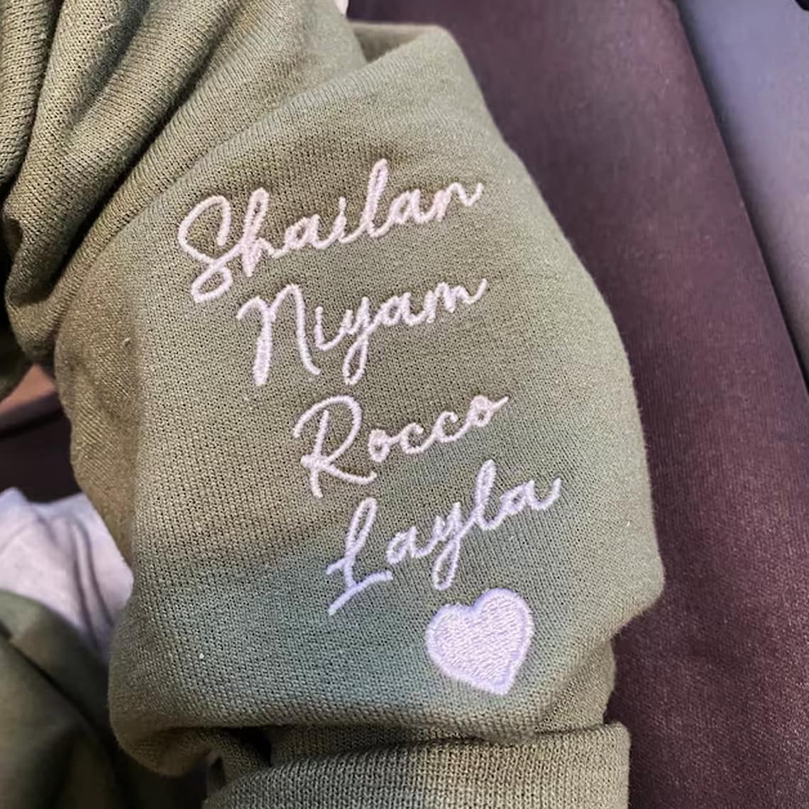 Sudadera de mamá bordada personalizada con nombre de los niños en la manga Regalo del día de la madre para mamá Nana