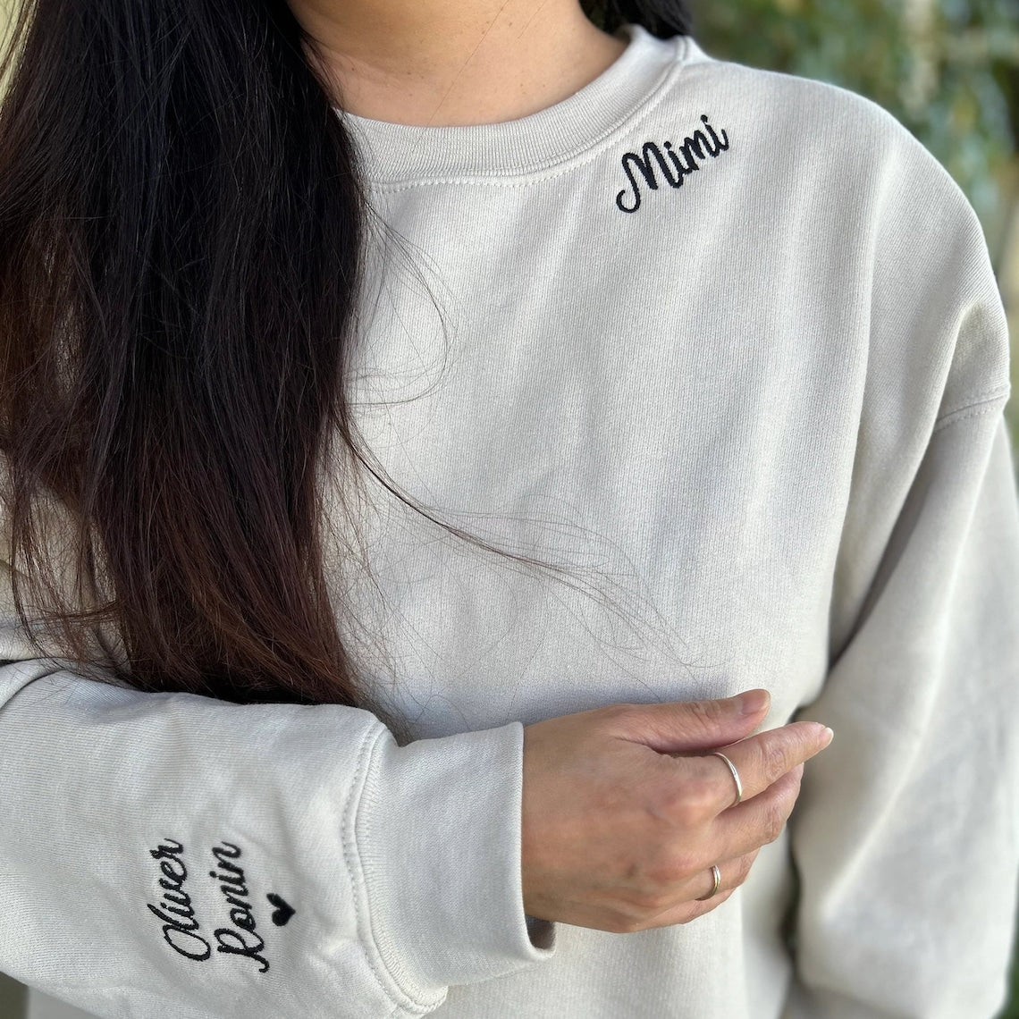 Sudadera de mamá bordada personalizada con nombre de los niños en la manga Regalo del día de la madre para mamá Nana