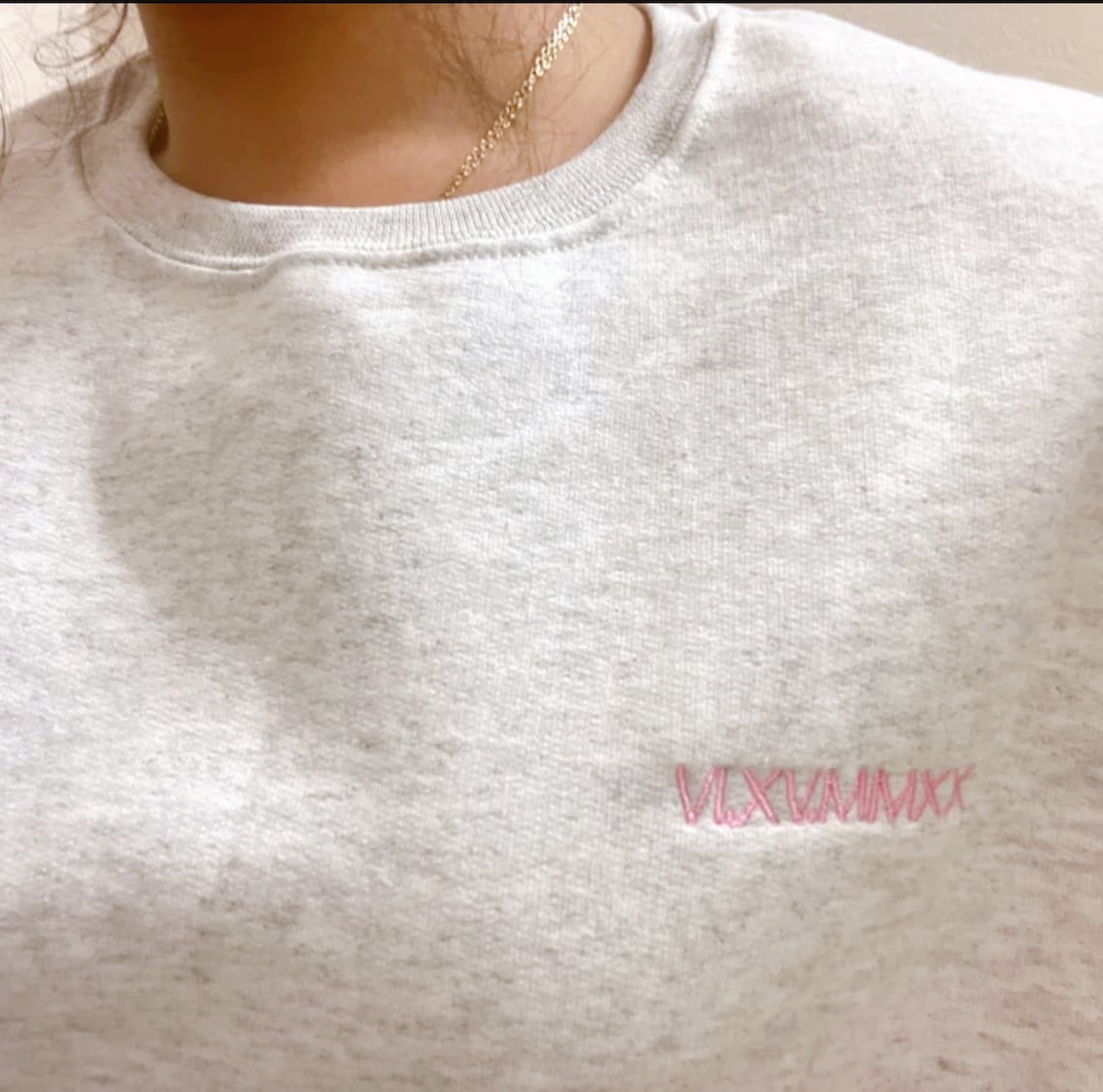 Personalisiertes, besticktes, passendes Kapuzenpullover mit römischen Ziffern, Valentinstags-Paargeschenke