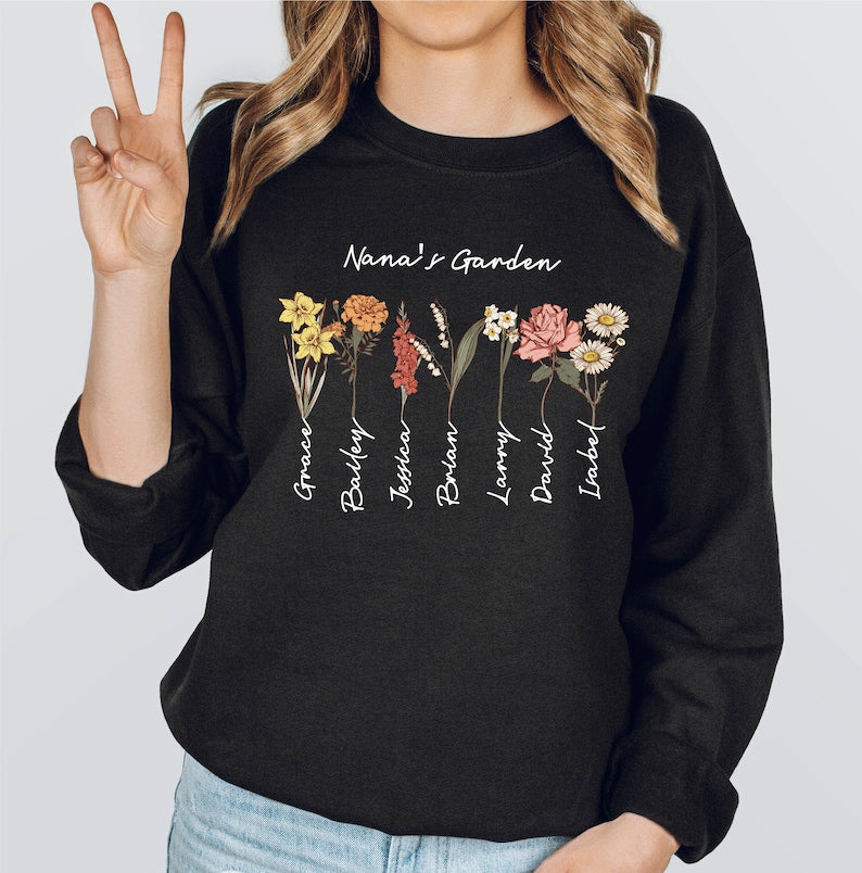 Personalisiertes Omas Garten-Blumen-Sweatshirt mit den Namen des Enkelkinds, Muttertagsgeschenk für Oma und Mama
