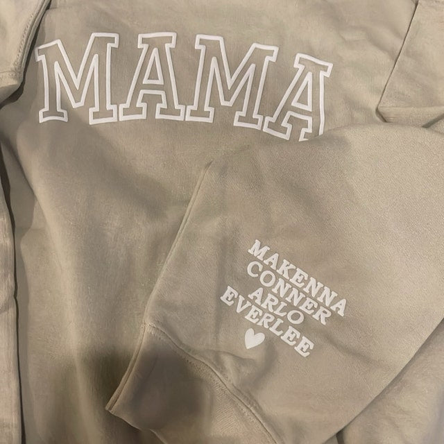 Personalisiertes Sweatshirt mit geprägtem Puff-Schriftzug „MAMA“ und Kindernamen, Geschenk für Mama