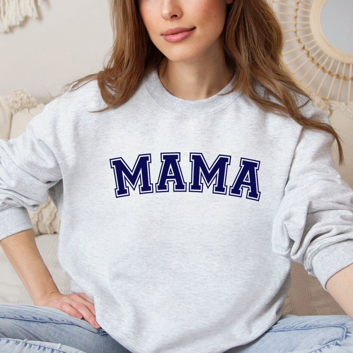 Personalisiertes Mama-Andenken-Sweatshirt mit Puff-Schriftzug und Kindernamen auf dem Ärmel, Muttertagsgeschenk