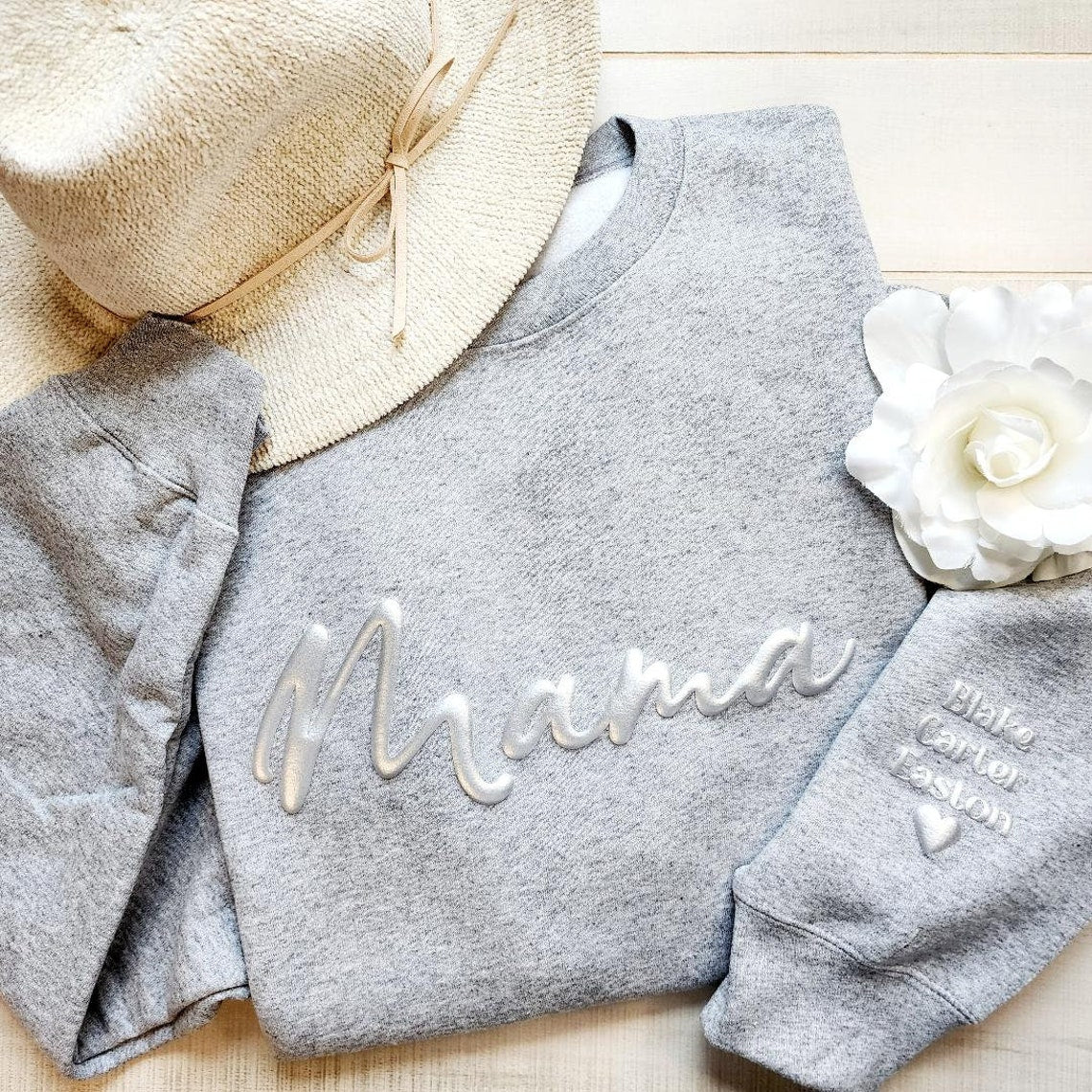 Personalisiertes Mama Puff Sweatshirt mit Kindernamen auf dem Ärmel Muttertag Geburtstagsgeschenk für Mama