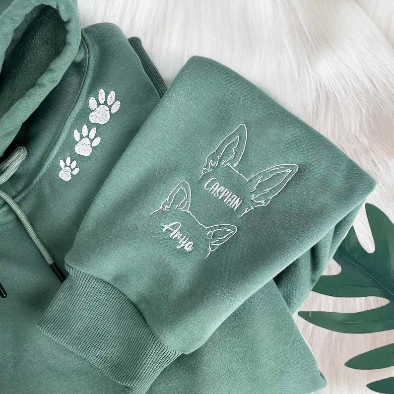 SCHLUSSVERKAUF!! Personalisiertes Herz auf meinem Ärmel, bestickter Rundhalsausschnitt mit Hundeohr, Geschenk für Haustierliebhaber
