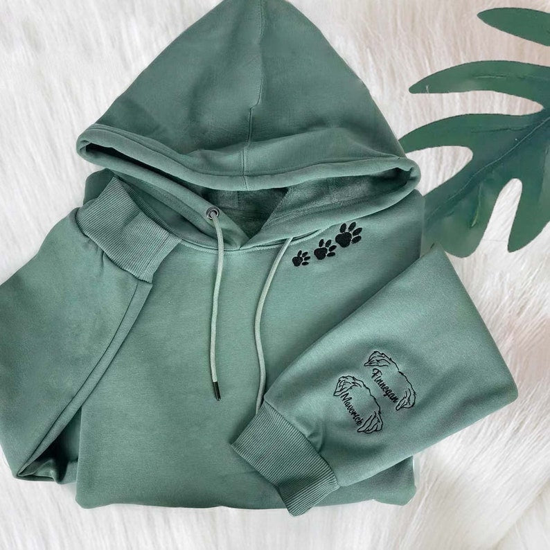 SCHLUSSVERKAUF!! Personalisiertes Herz auf meinem Ärmel, bestickter Rundhalsausschnitt mit Hundeohr, Geschenk für Haustierliebhaber