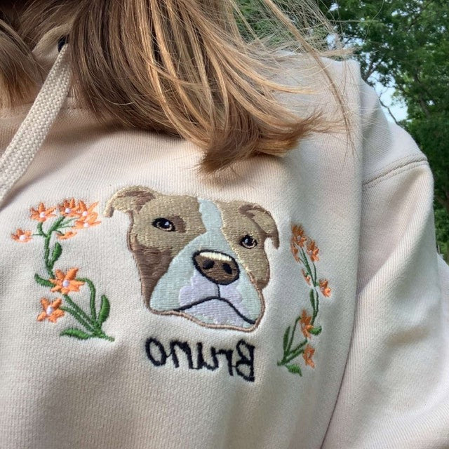Embroidered Pet Portrait Sweatshirt with Pet Face and Wreath Christmas Gift for Pet Lovers