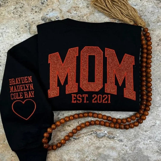 Besticktes MAMA-Sweatshirt mit Rundhalsausschnitt und Kindernamen auf dem Ärmel, Muttertagsgeschenk für Mama