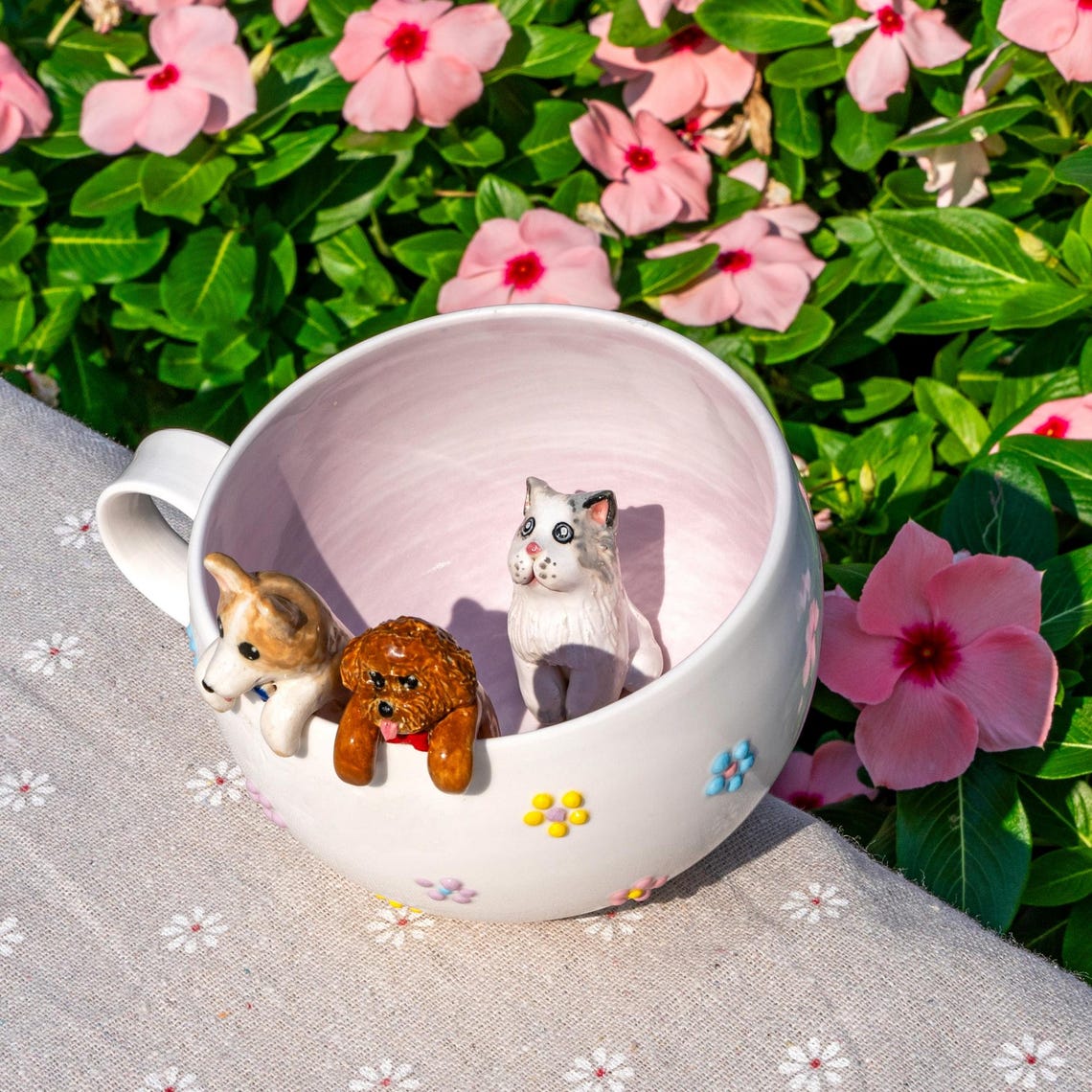 Custom Pet Figurine Mug with Name – Handmade Cat & Dog Ceramic Mug Christmas Keepsake Gift for Pet Lovers