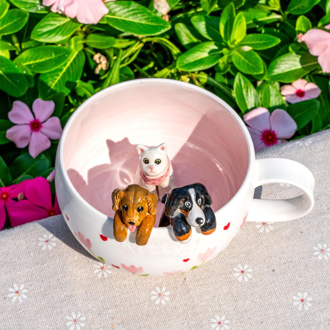 Custom Pet Figurine Mug with Name – Handmade Cat & Dog Ceramic Mug Christmas Keepsake Gift for Pet Lovers