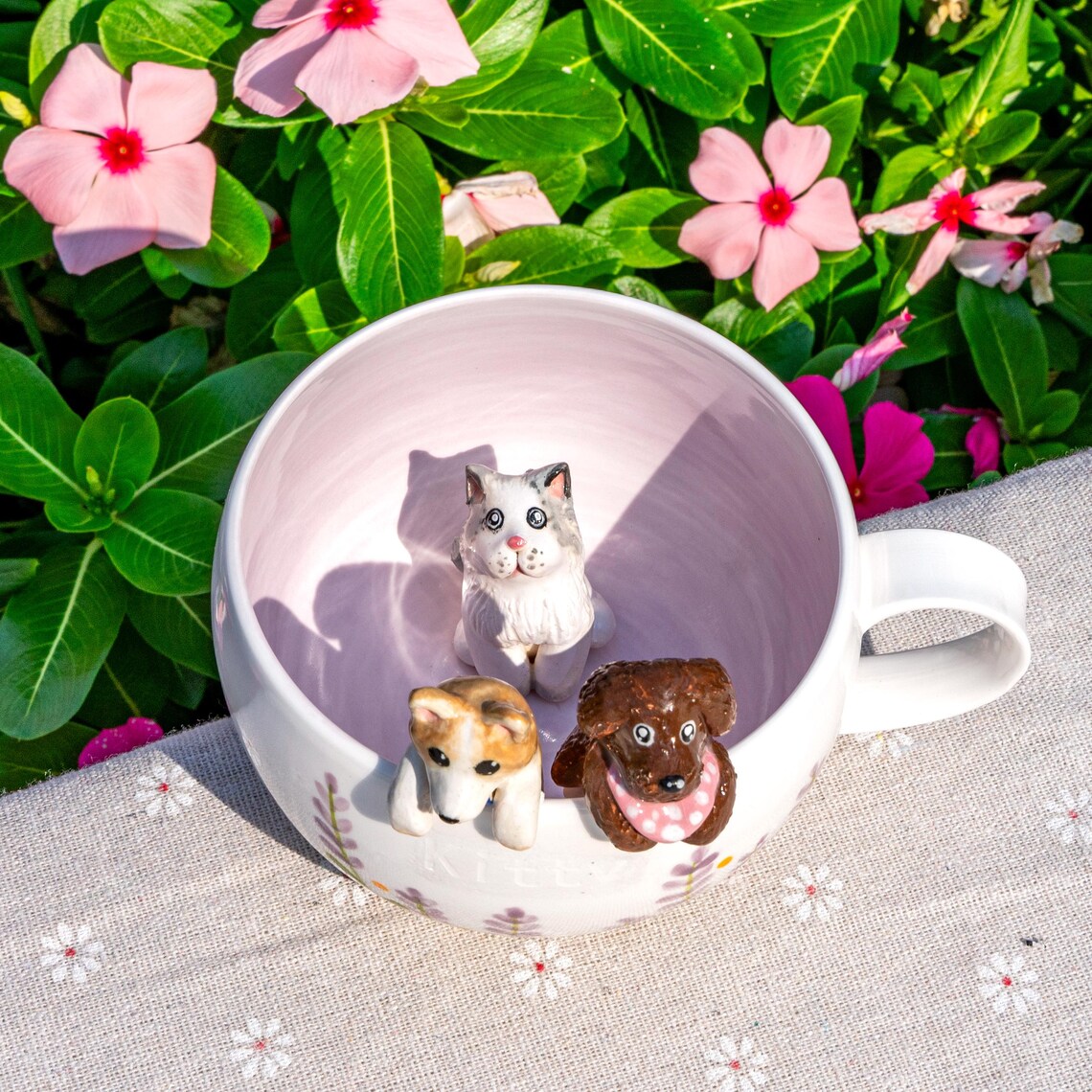 Custom Pet Figurine Mug with Name – Handmade Cat & Dog Ceramic Mug Christmas Keepsake Gift for Pet Lovers