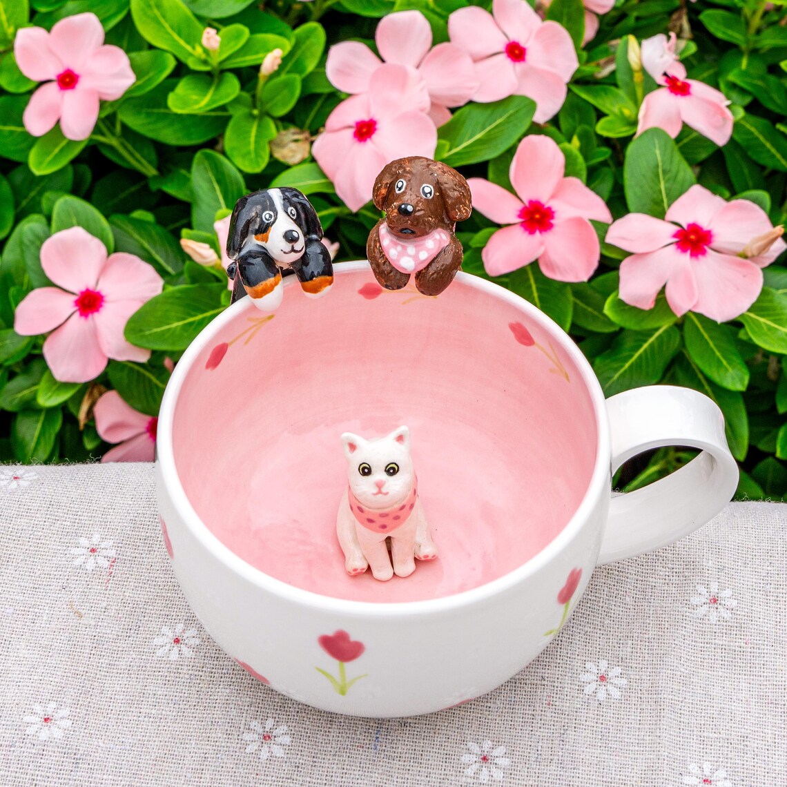 Custom Pet Figurine Mug with Name – Handmade Cat & Dog Ceramic Mug Christmas Keepsake Gift for Pet Lovers