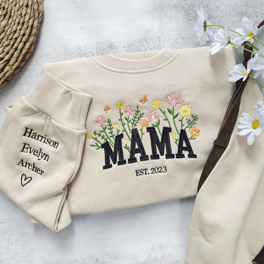 Besticktes Sweatshirt mit Blumenmuster „MAMA EST“ und Kindernamen, Geschenk für neue Mama, Muttertagsgeschenk