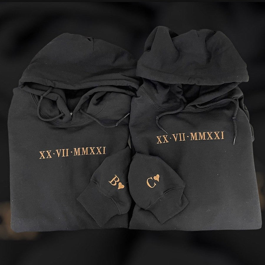 Personalisierte bestickte römische Ziffer auf der Brust, passender Kapuzenpullover, Valentinstags-Geschenk für Paare